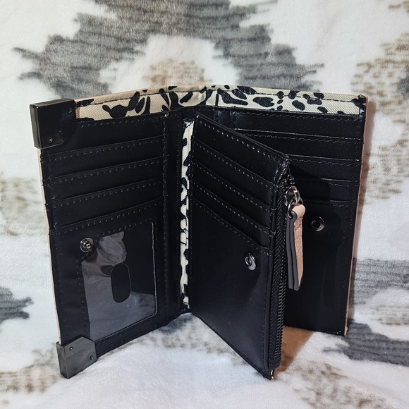 Jessica Simpson Wallet - Picture 3 of 3